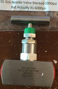 Foto de un accesorio para instrumentación y control